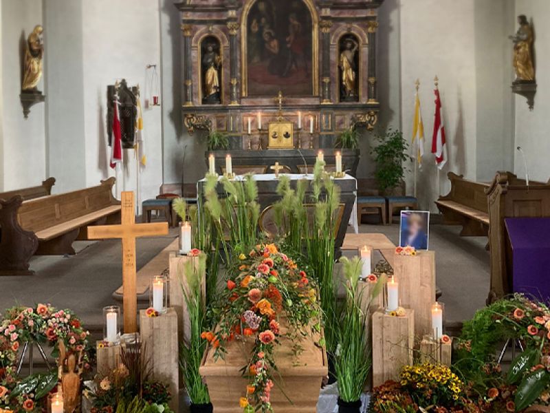 Gestaltung der Bestattung Aufbahrung bei Pietät Wegmann Aschaffenburg