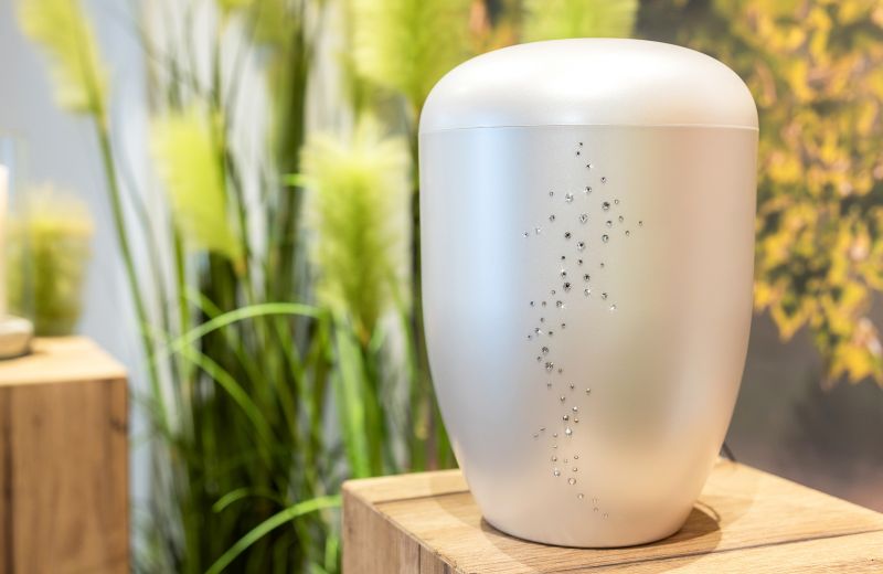 Auswahl Urnen Pietät Wegmann in Aschaffenburg